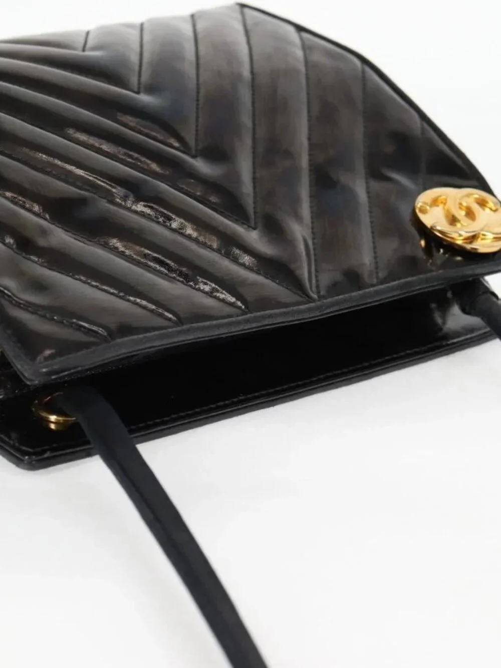 CHANEL V Stitch Shoulder Bag Enamel Black CC Auth bs25102